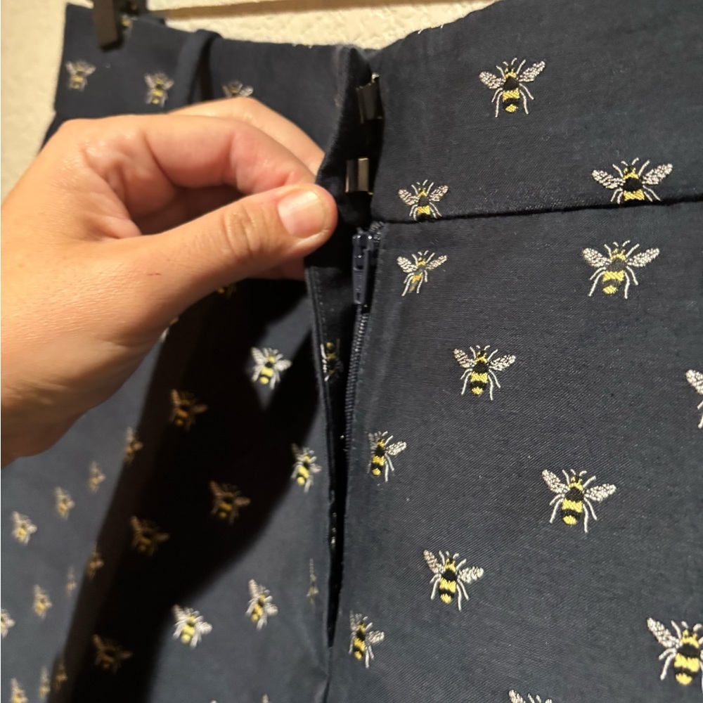 J Crew Women’s Teddy Bumblebee Embroidered Pants Size 12 - Picture 5 of 10